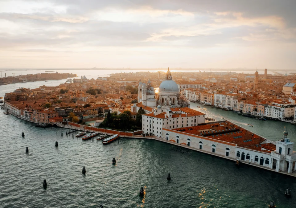 martin-katler-MDZAbQApcKY-unsplash
